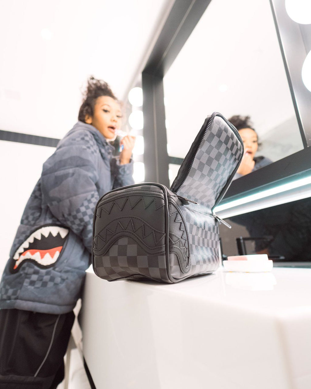 Henny Black Toiletry Bag - Image 6