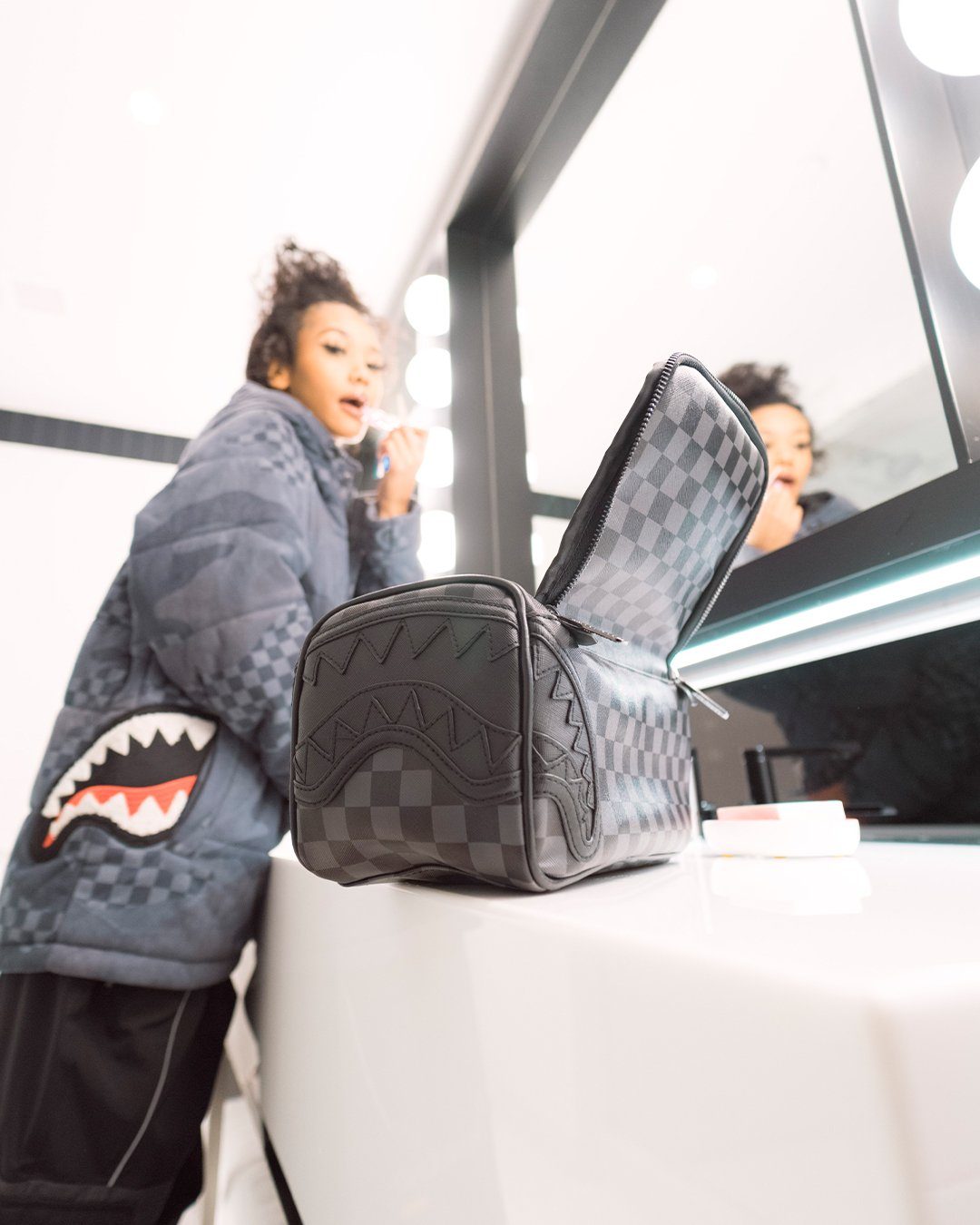 Henny Black Toiletry Bag - Image 6