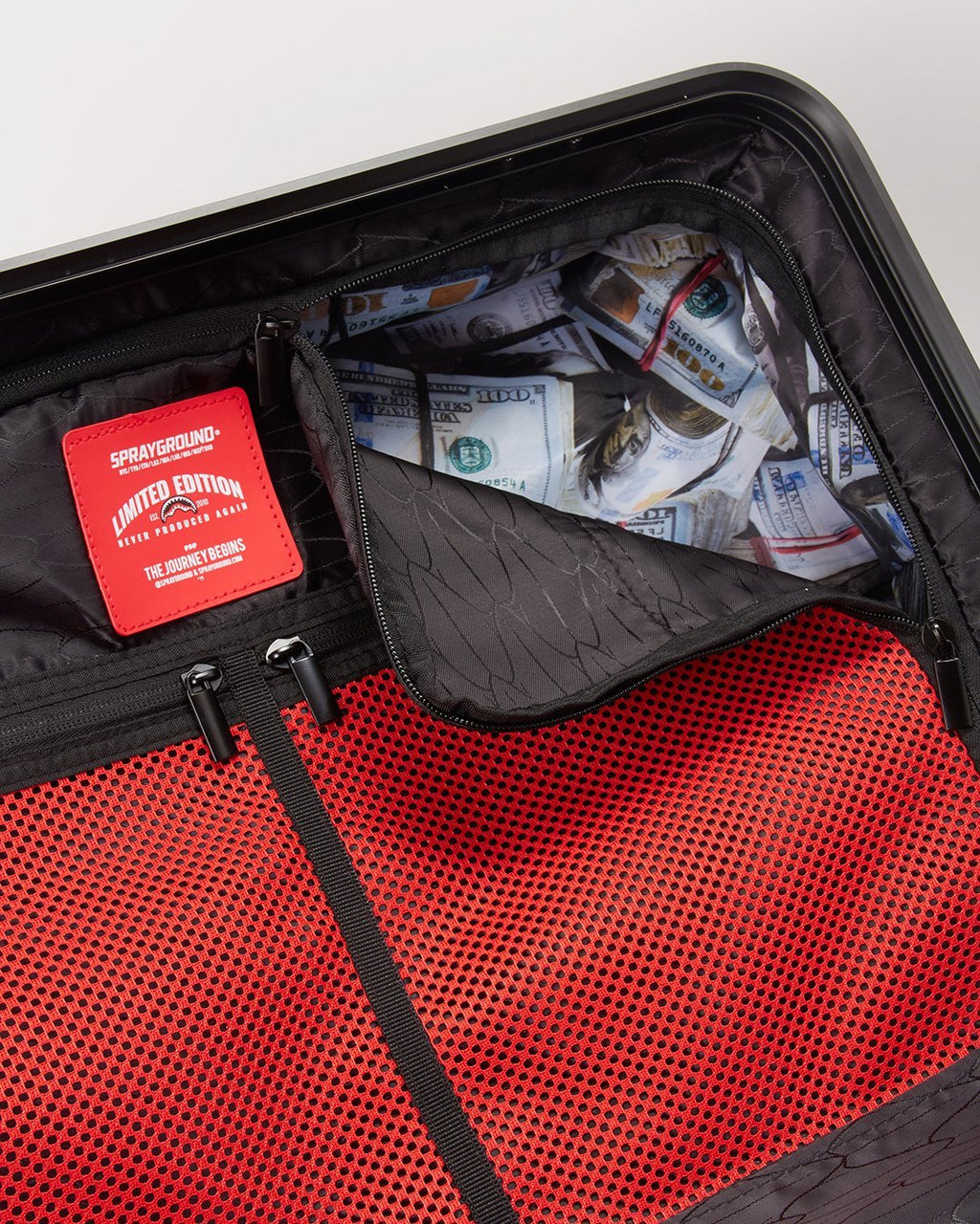3AM Sharknautics 29.5” Full-Size Luggage - Image 22