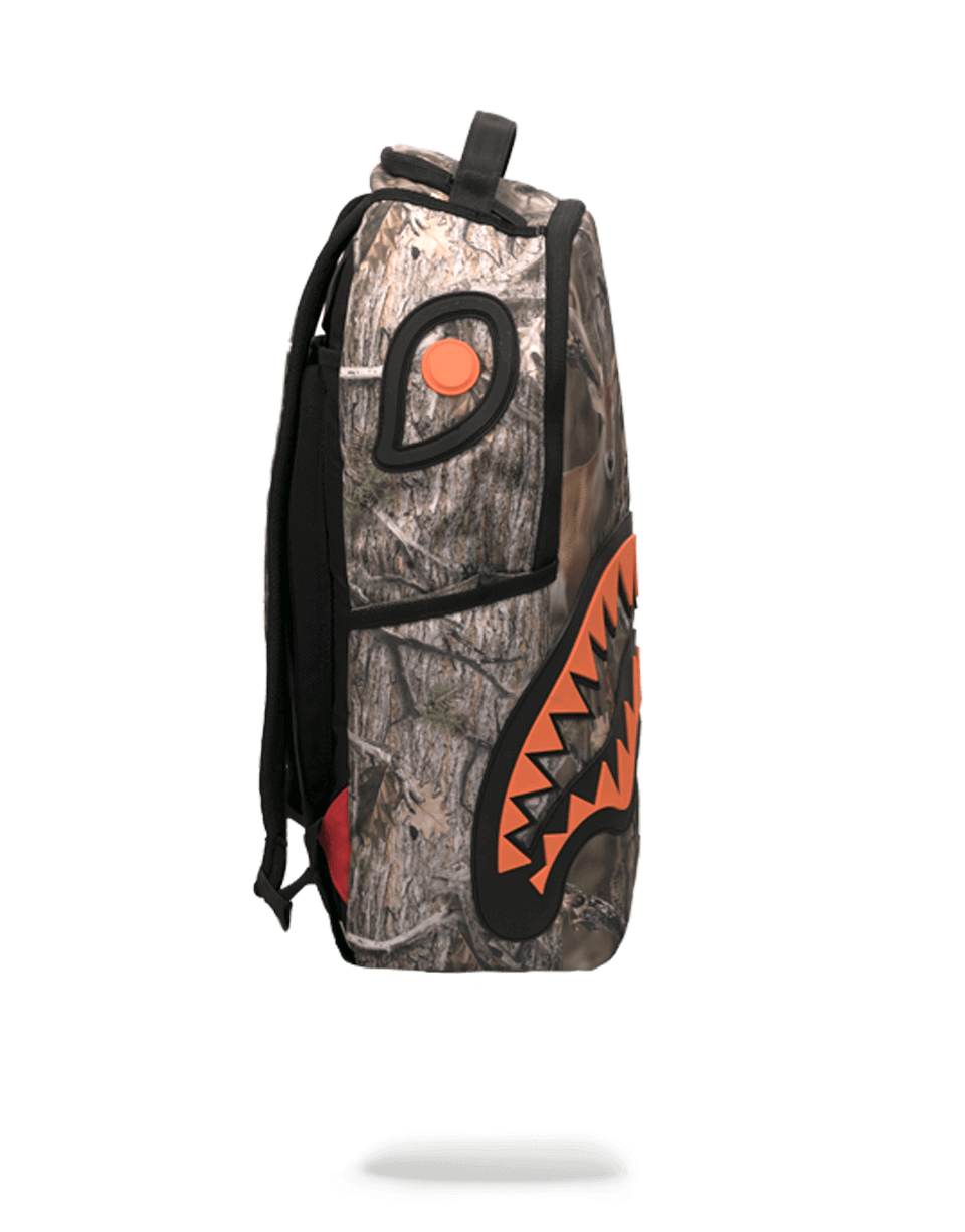 Wild Life Hunter Rubber Shark Backpack - Image 3