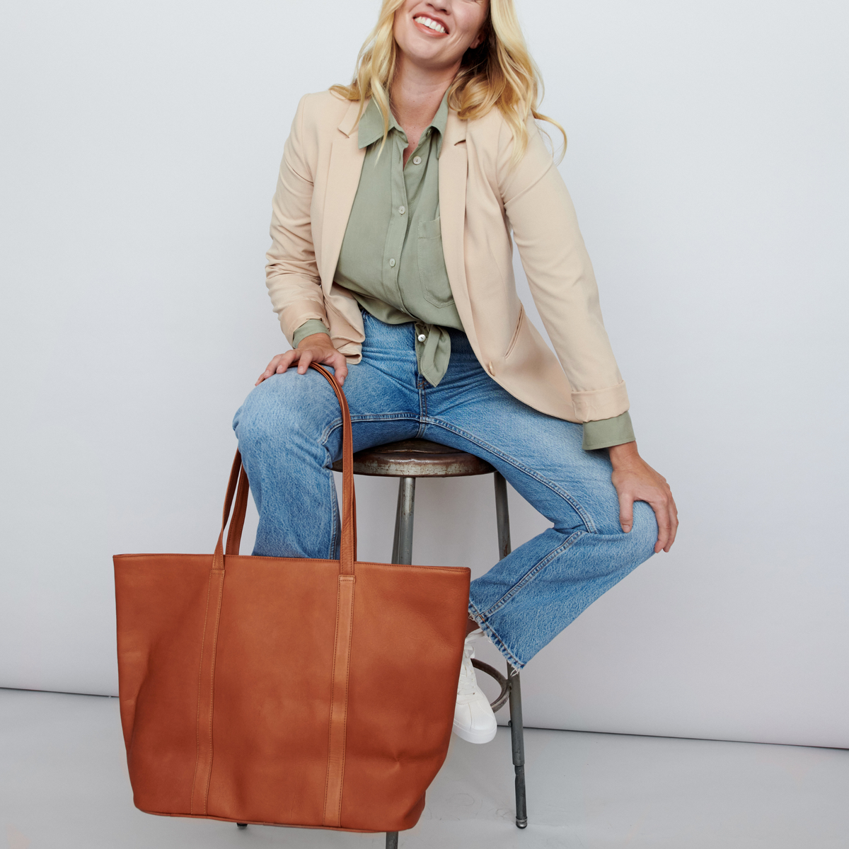 Suburban Leather Tote Bag Lg - Image 12