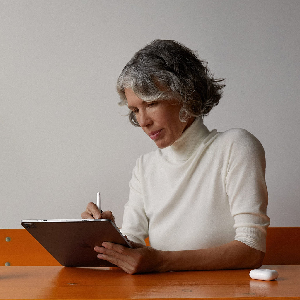 Apple – 12.9″ iPad Pro (6th Gen, 2022, Wi‑Fi + Cellular) – 1 TB – Silver – MP653LL/A - Unlocked - Image 5
