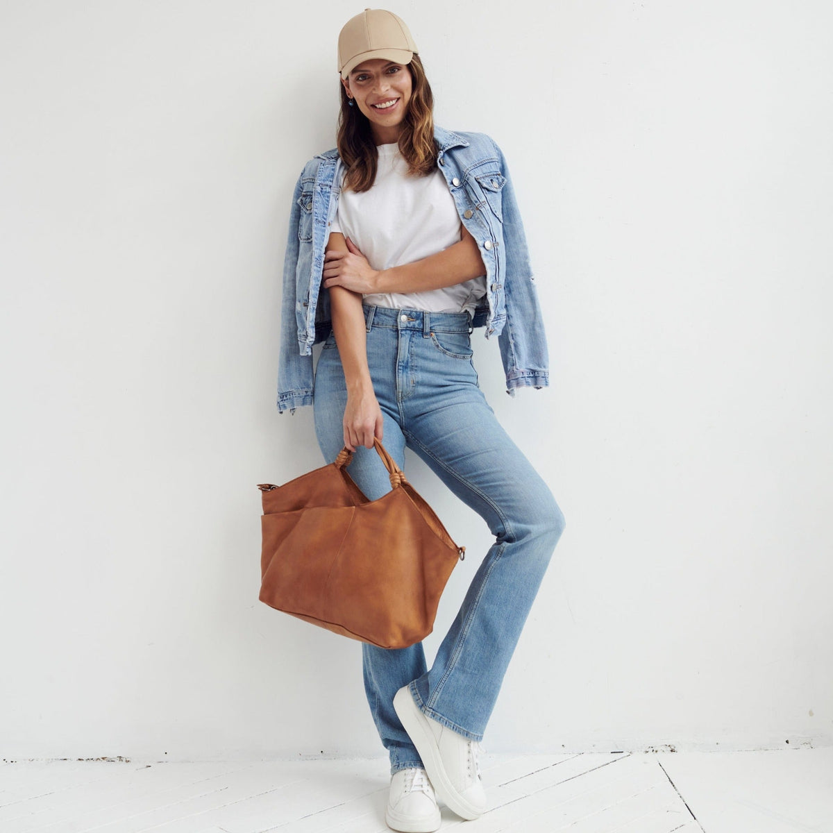 Nelly Leather Crossbody Bag - Image 13
