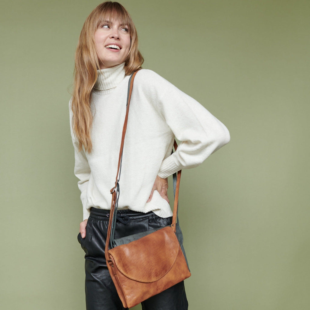 Marcus Leather Crossbody Bag - Image 18