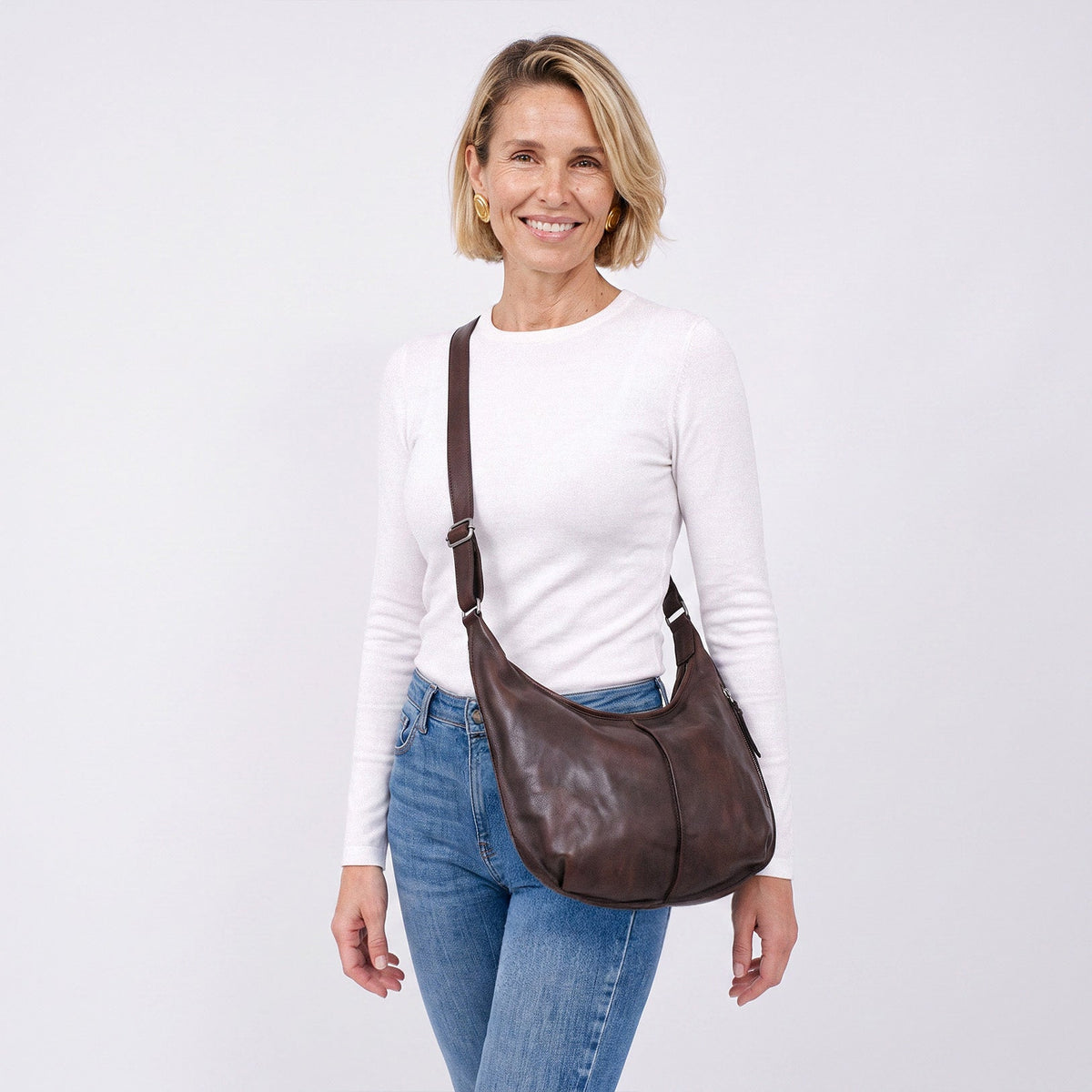 Jackson Leather Crossbody Bag - Image 17