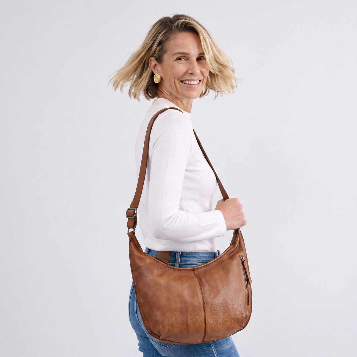 Jackson Leather Crossbody Bag - Image 11