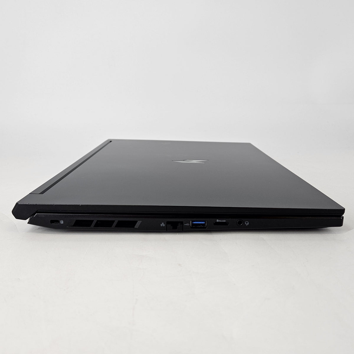 Acer Nitro V 16 AI Black 4.3 GHz AMD Ryzen 5 240 16GB RAM 512GB Solid State Drive NVIDIA GeForce RTX 5050 8 GB - Image 8