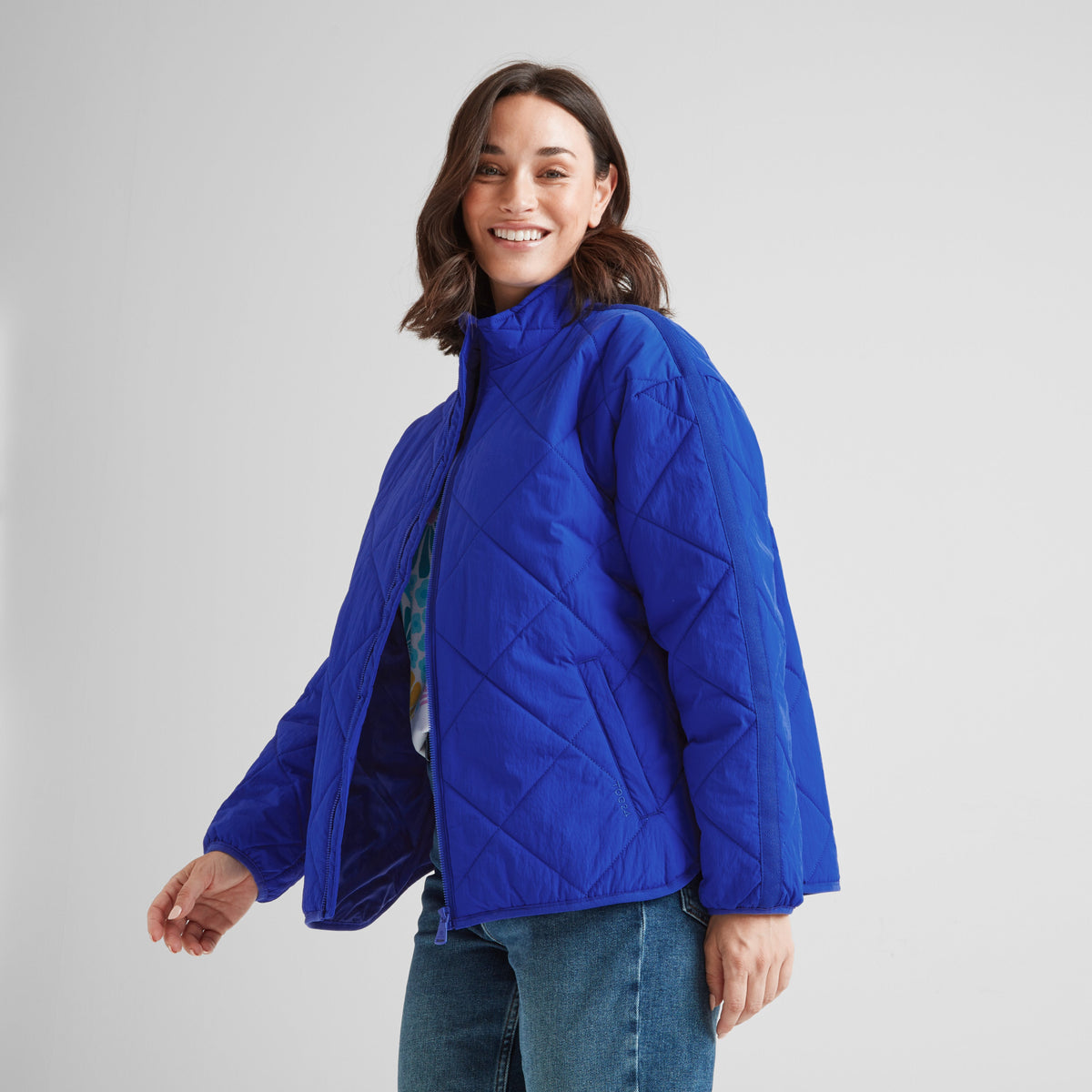 Cirnan Womens Shower Resistant Insulated Packaway Jacket - Ultra Marine - Image 9