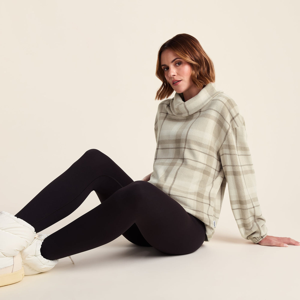 March Womens Relaxed Fit Microfleece Pullover - Simply Taupe Check - Image 4
