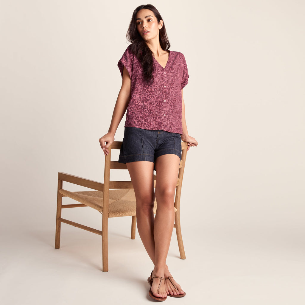 Meredith Womens Short Sleeve Supersoft Blouse - Black Raspberry Wiggle Print - Image 4