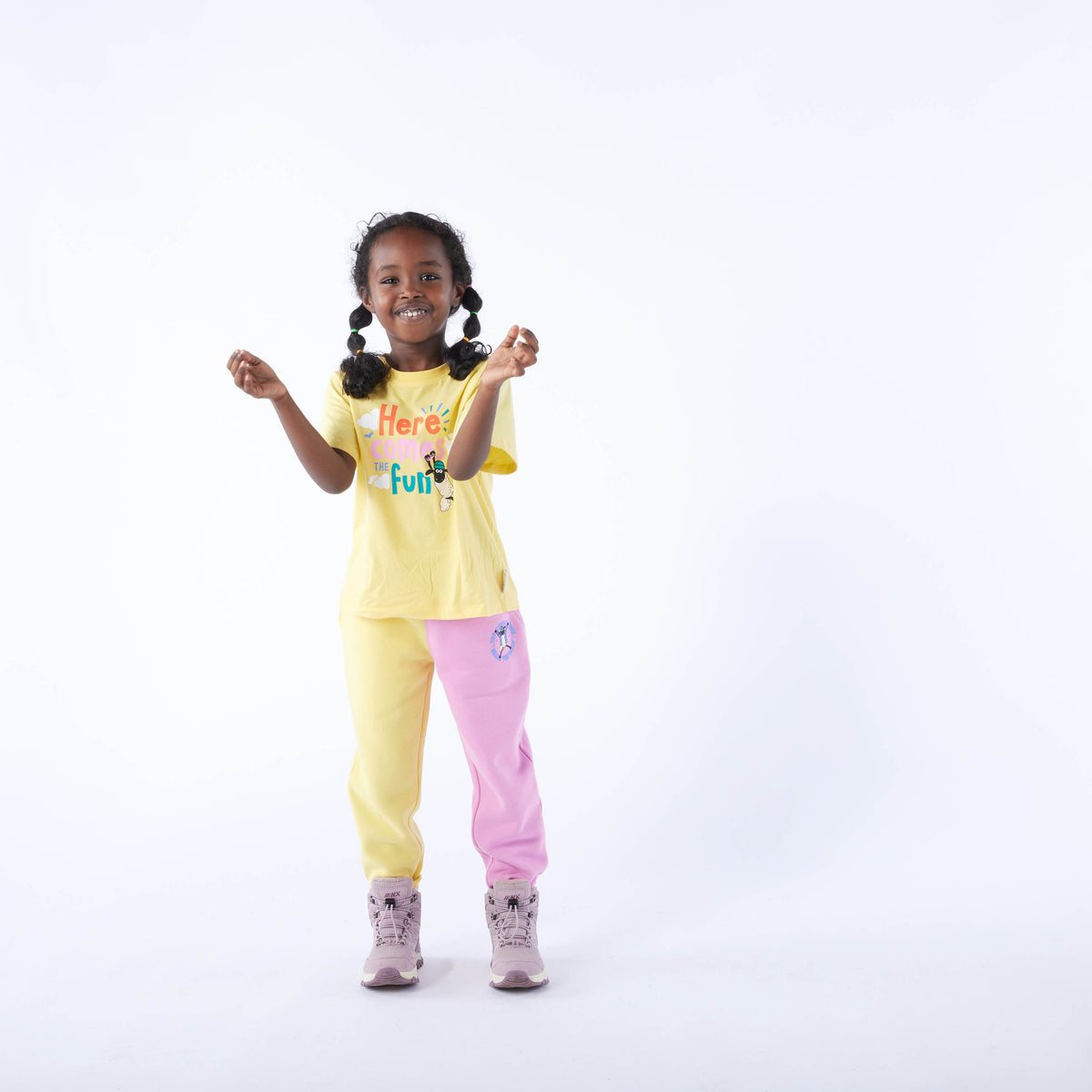 Valais Kids Shaun the Sheep Sweat Pant - Piglet Pink - Image 5