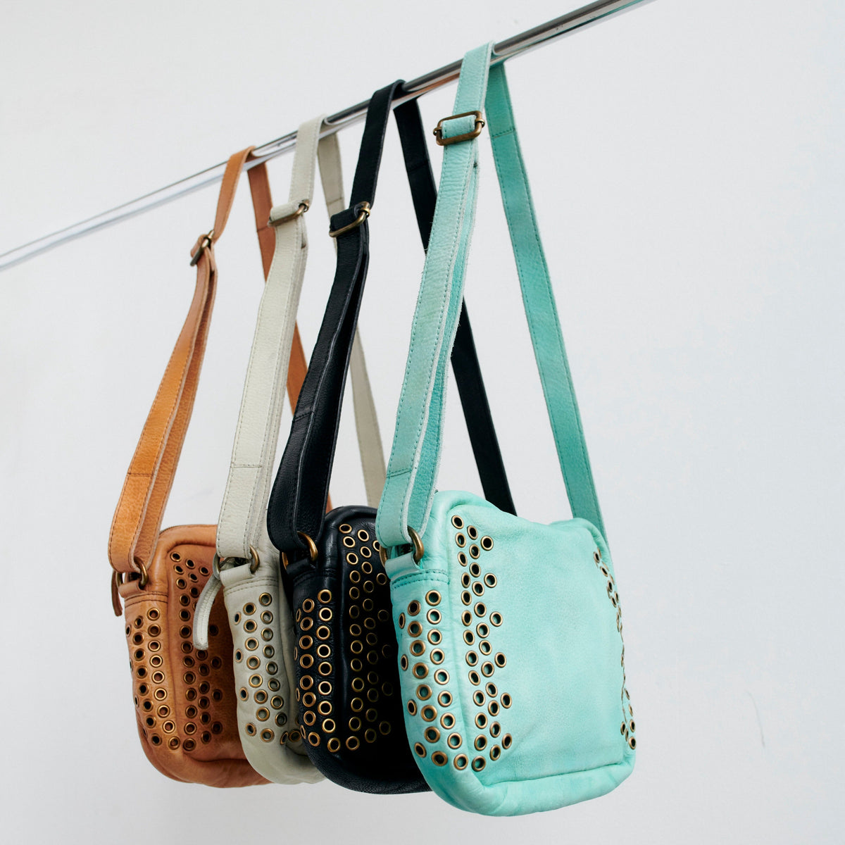 Bo Leather Crossbody Bag - Image 2