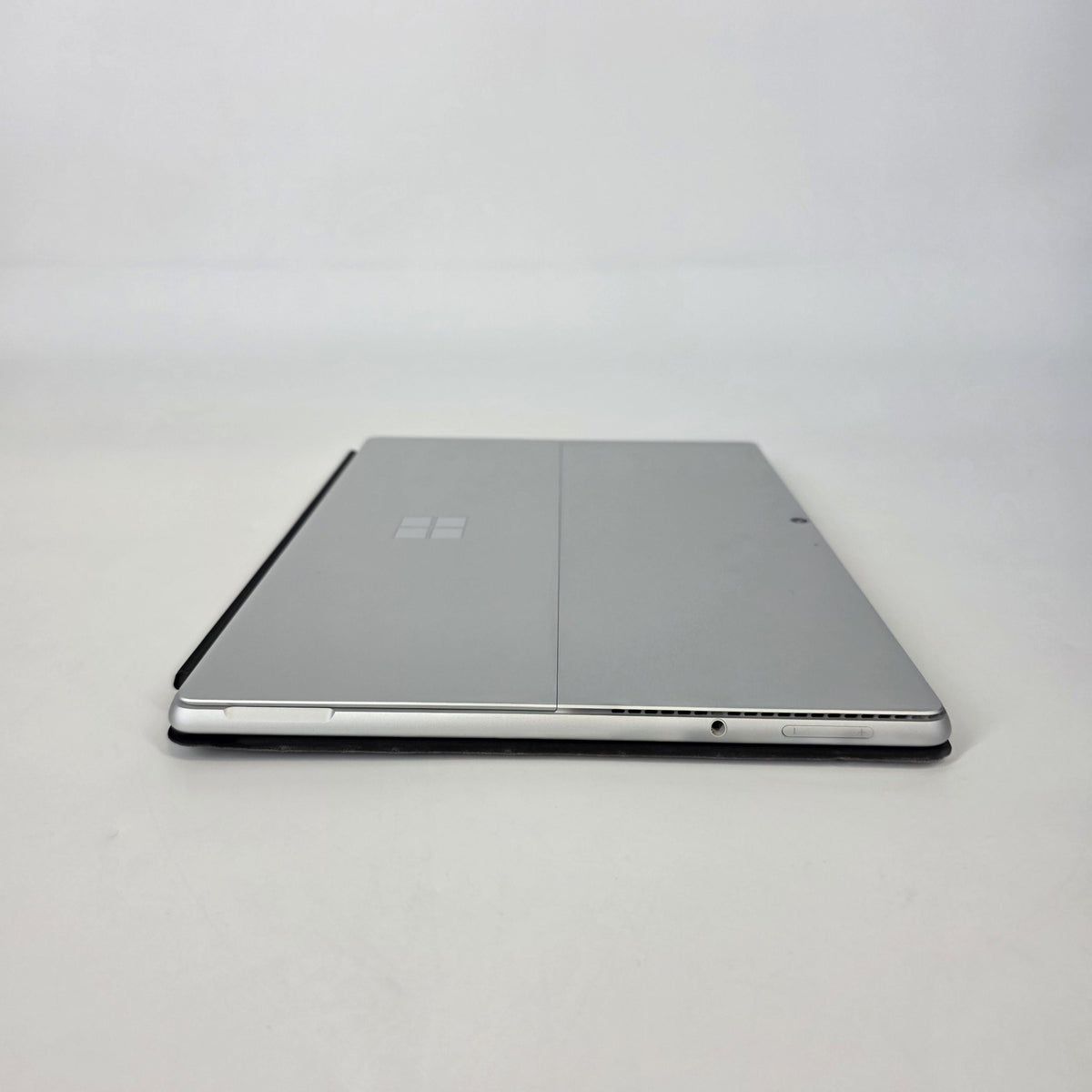 Microsoft Surface Pro 8 13 Silver WiFi 2.6 GHz Intel Core i5 11th Gen. 16GB RAM 256GB Solid State Drive - Image 8