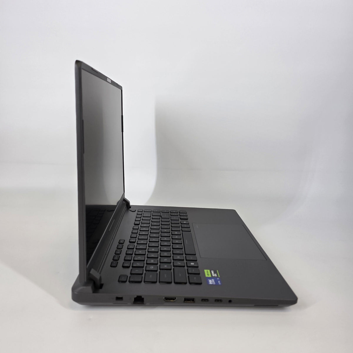 Asus ROG Strix G16 G615 16 Black 2.7 GHz Intel Core Ultra 9 Series 2 32GB RAM 1TB Solid State Drive NVIDIA GeForce - Image 3