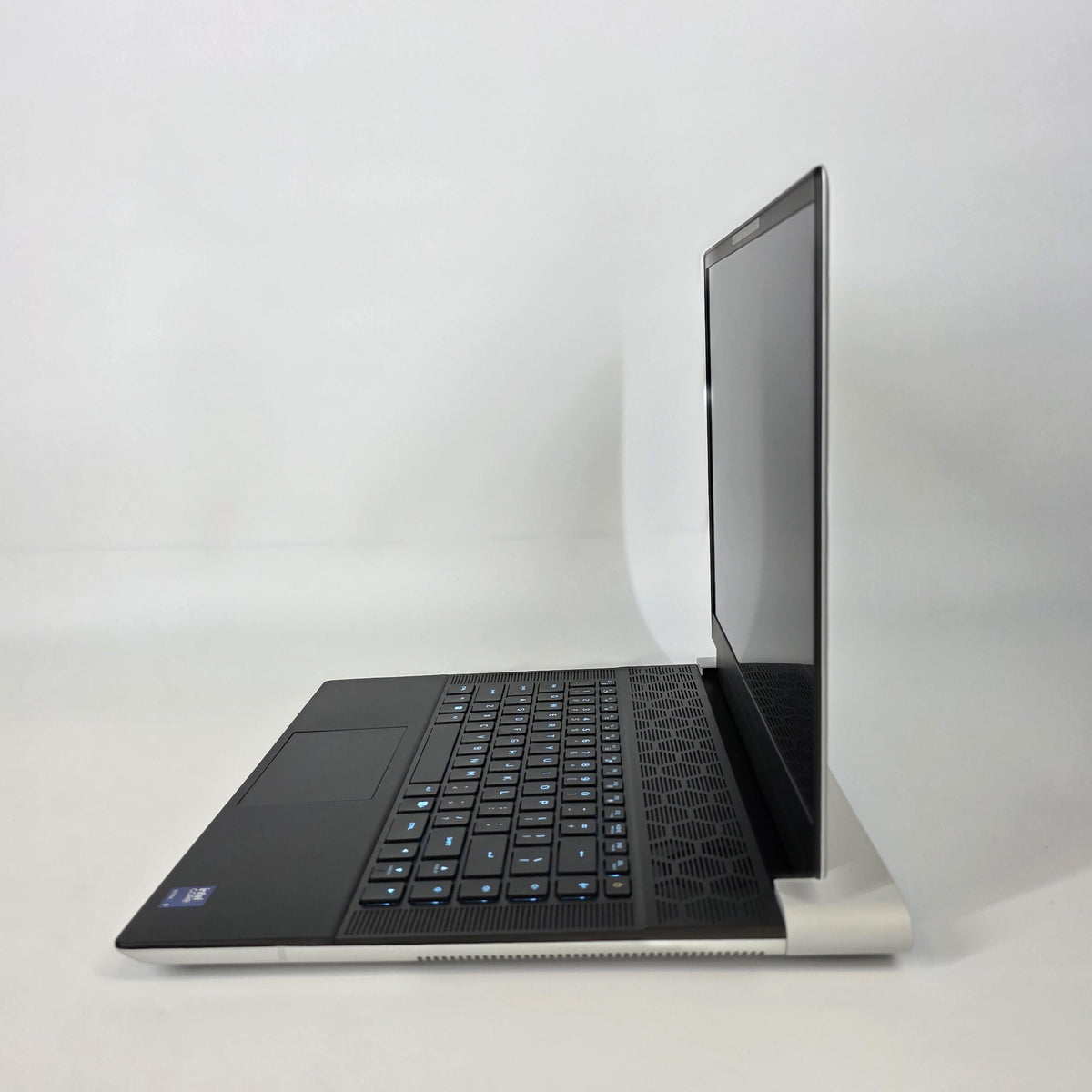 Dell Alienware X16 R2 Silver 2.3 GHz Intel Core Ultra 9 32GB RAM 1TB Solid State Drive NVIDIA GeForce RTX 4070 8 GB - Image 4