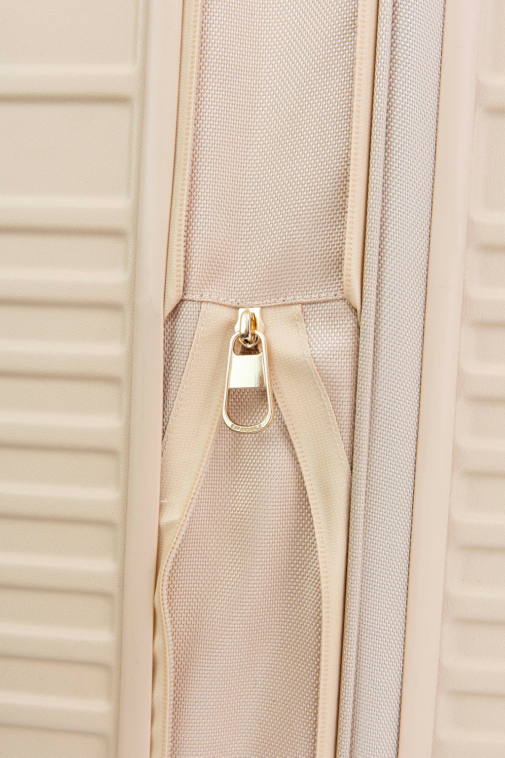 Resale The Large Check-In Roller in Beige - Image 10