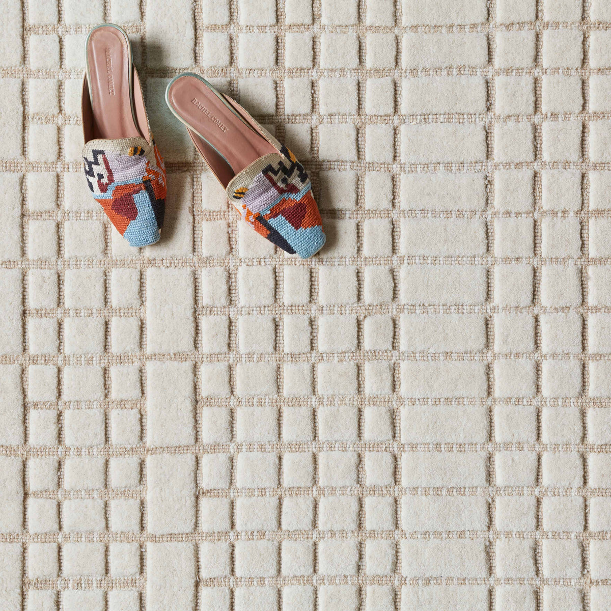 Ahana Handwoven Area Rug - Image 3