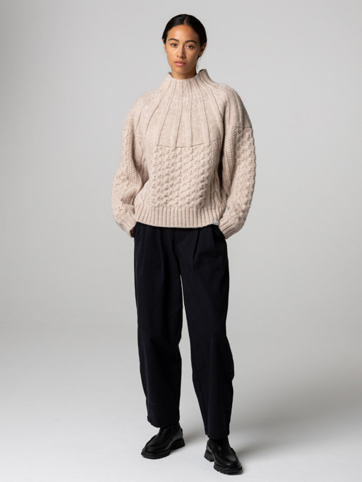 Women's Amy Powney + Finisterre Aran Knit Jumper - Image 4