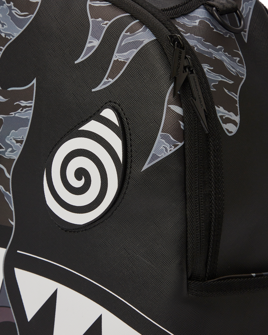 Dazed and Shark Backpack (Dlxv) - Image 11