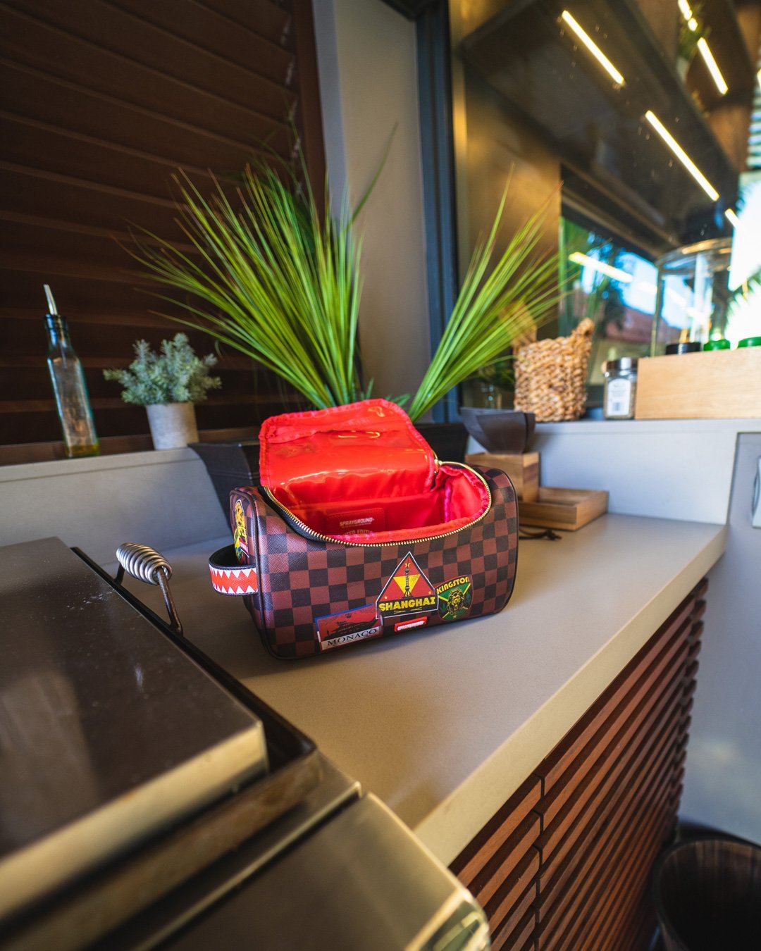 Global Mogul Toiletry Bag - Image 15