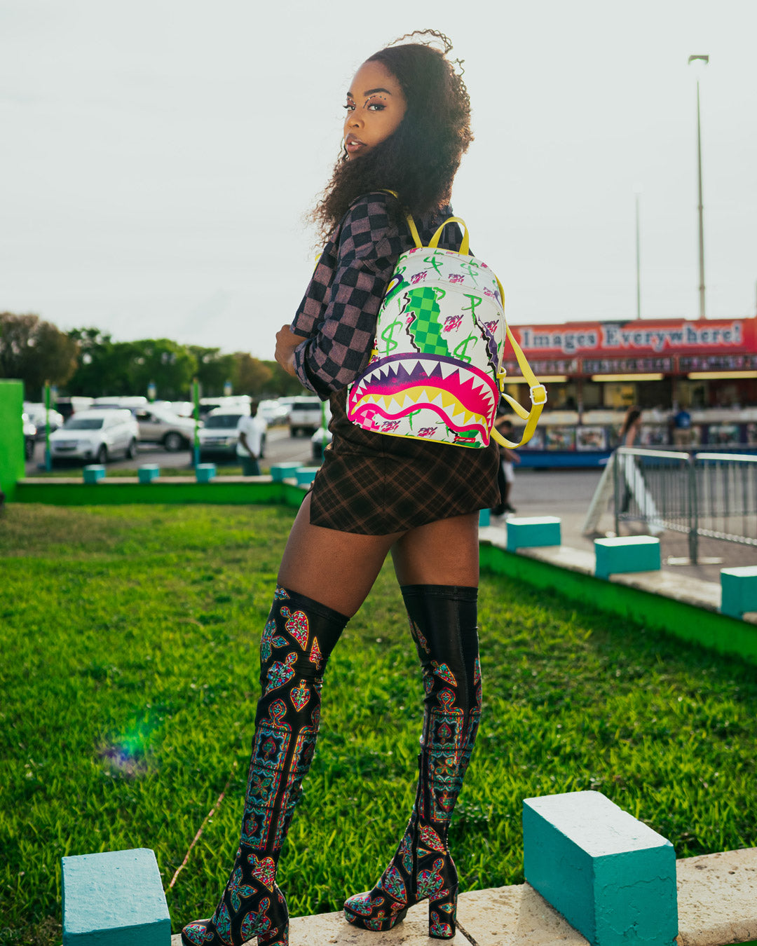 Dreamy Technicolor Savage - Image 2