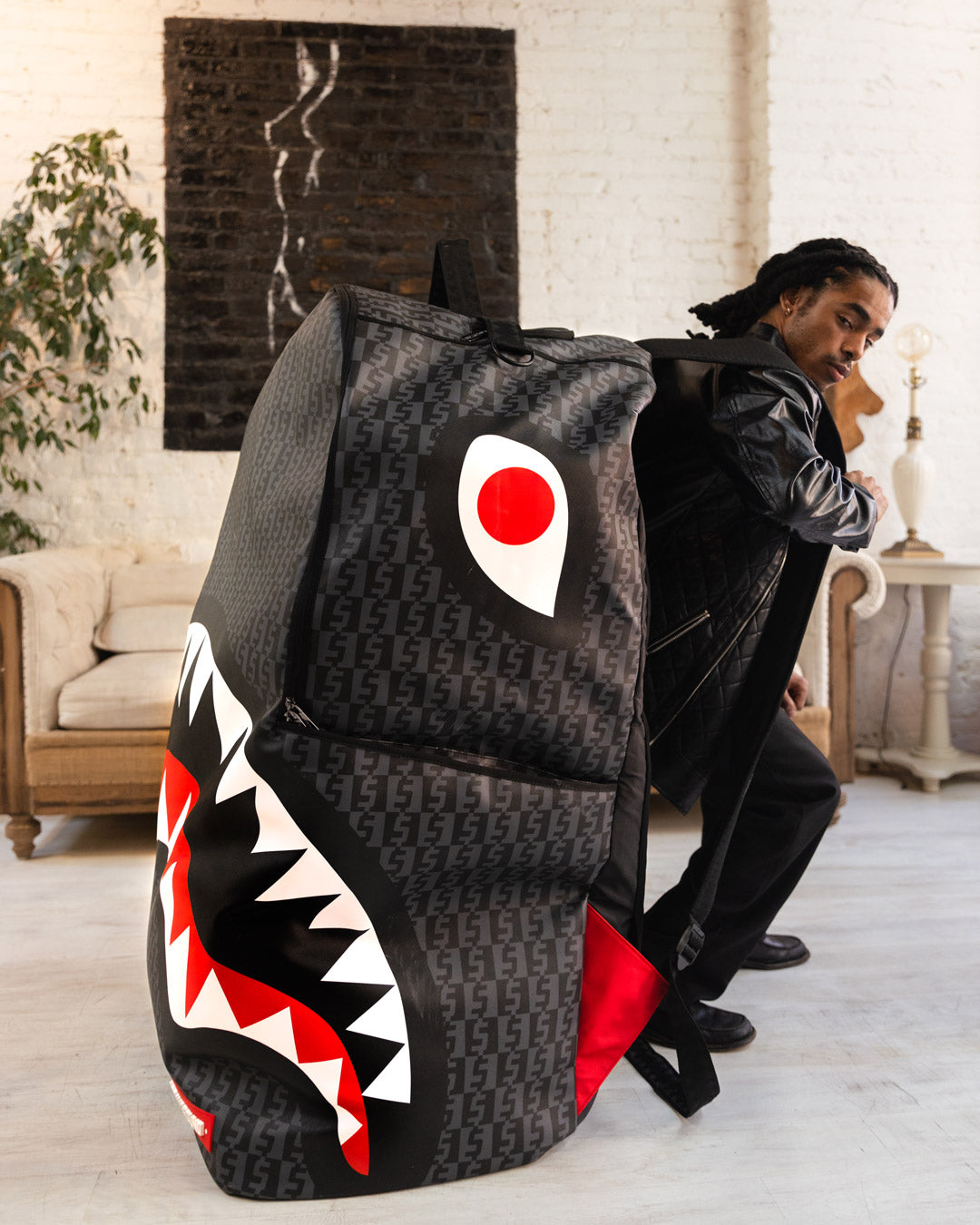 Spraygatti Revv Biggest Backpack in the World - Image 4