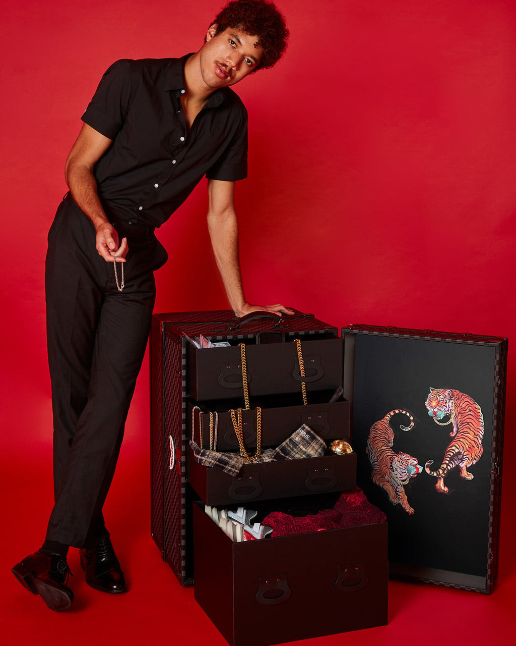 Vanquish II Wardrobe Trunk - Image 14