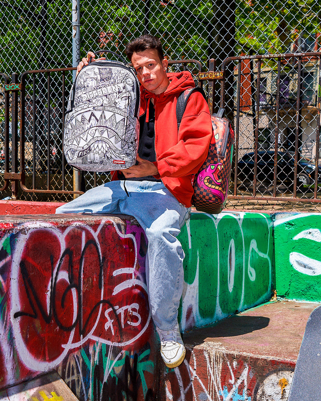Mad Doodles Backpack (Dlxv) - Image 10