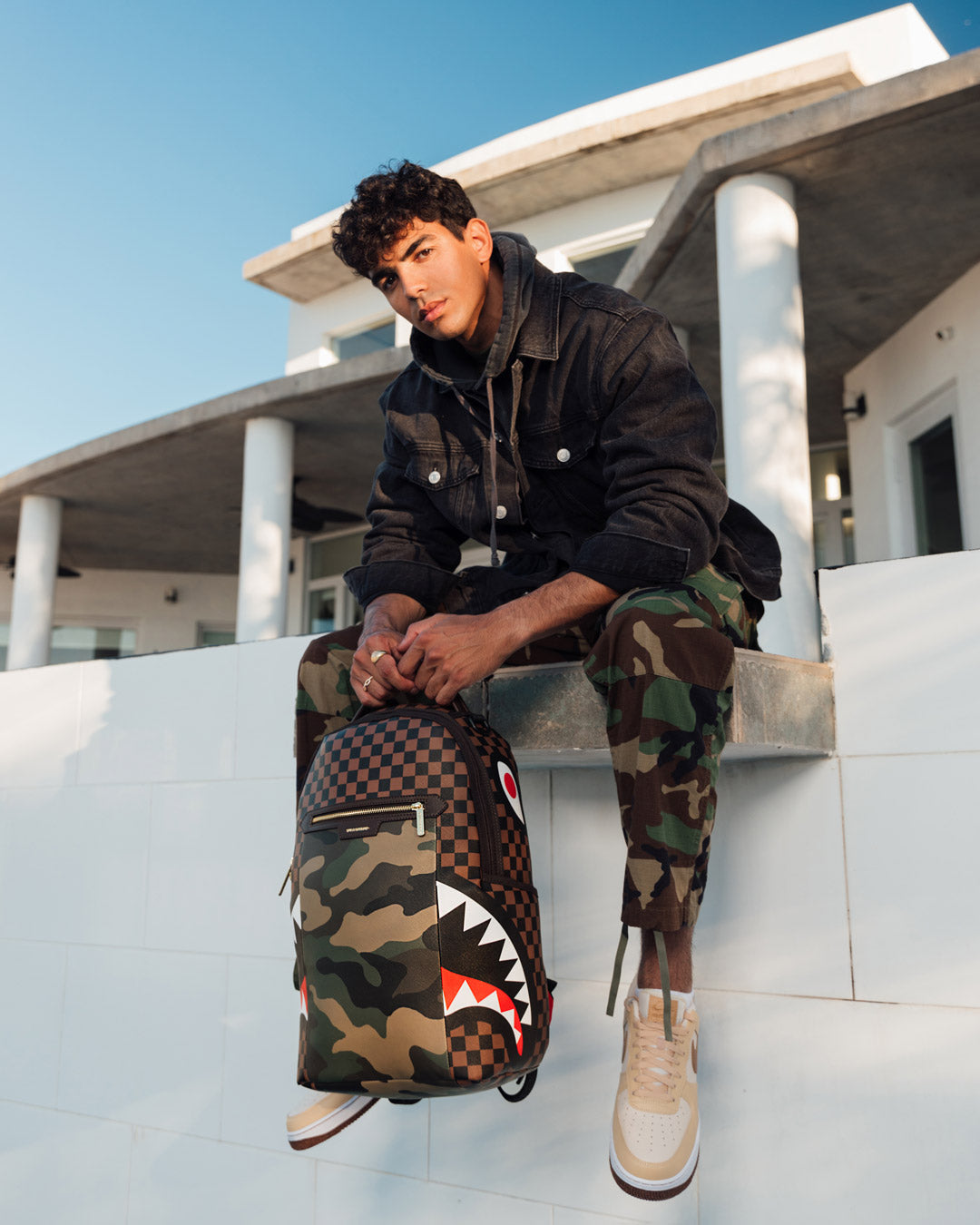 Exterior Gold Zip Pocket Sharks in Paris Backpack (Dlxv) - Image 8