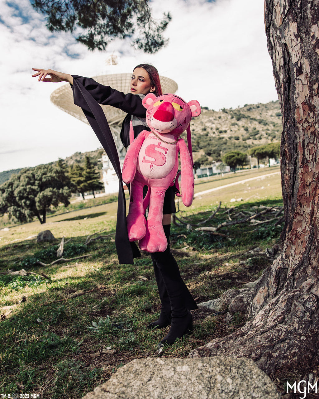 Pink Panther Up to No Good Teddy Bear Backpack - Image 2