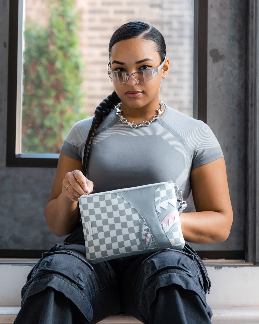 Air to the Throne Jetset Crossover Clutch - Image 4
