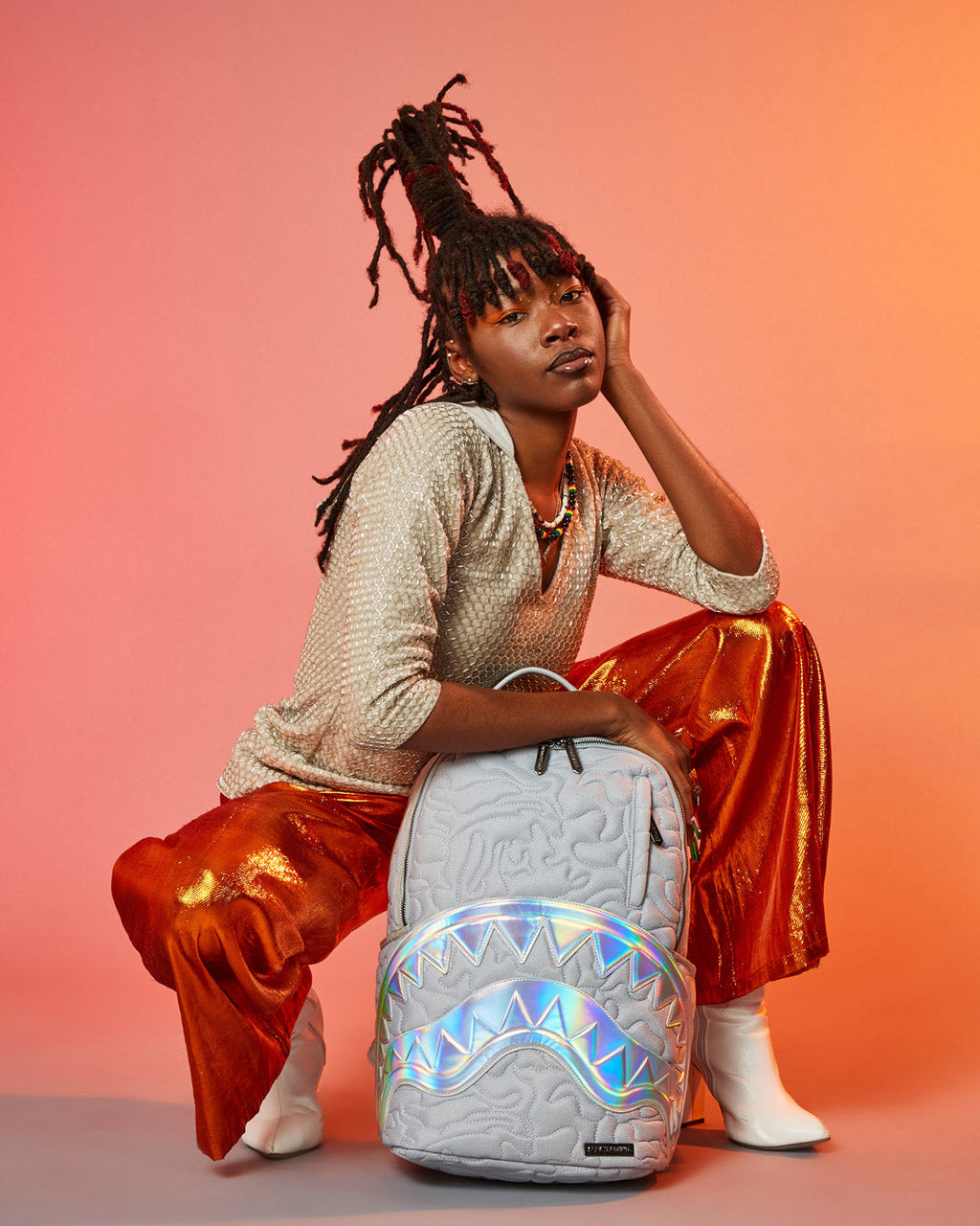 Mirashaku Iridescent Quilt Backpack - Image 6
