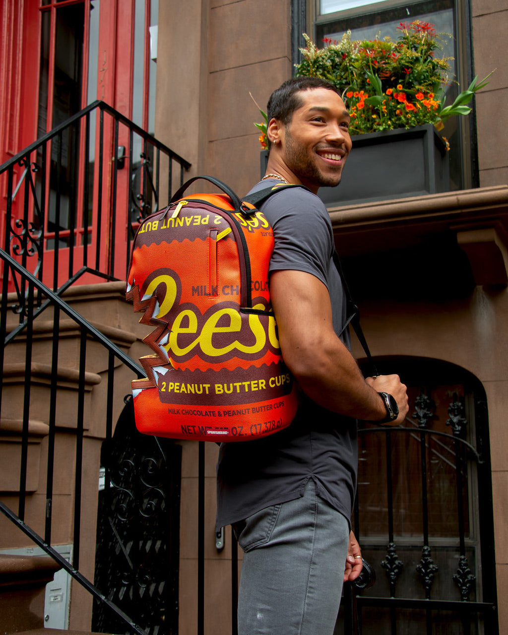 Reese's Shark Bite Backpack (Dlxv) - Image 6