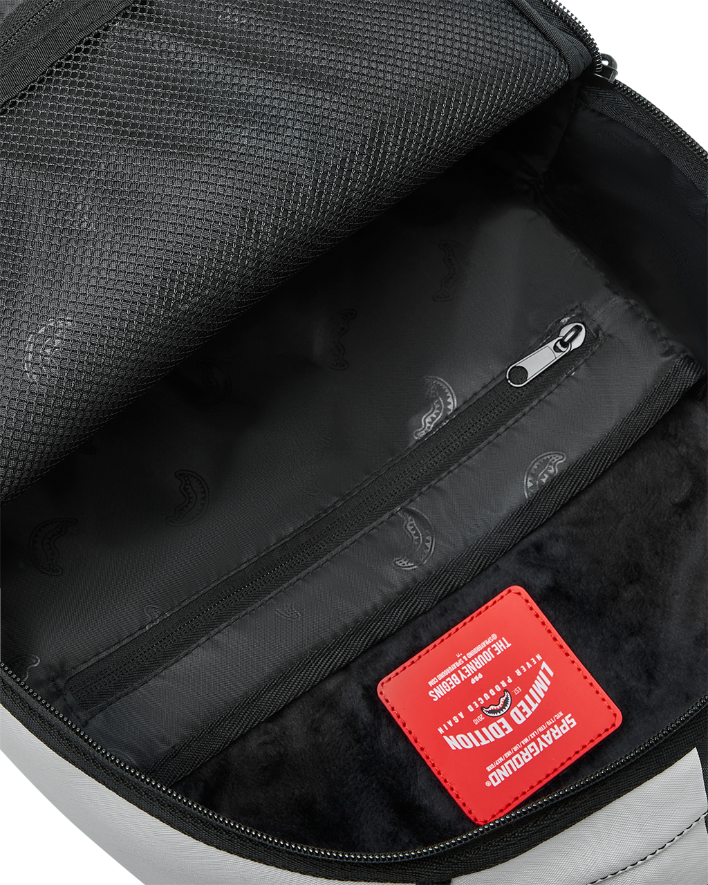 Shark Central Split Backpack Blk/Wht (Dlxv) - Image 12