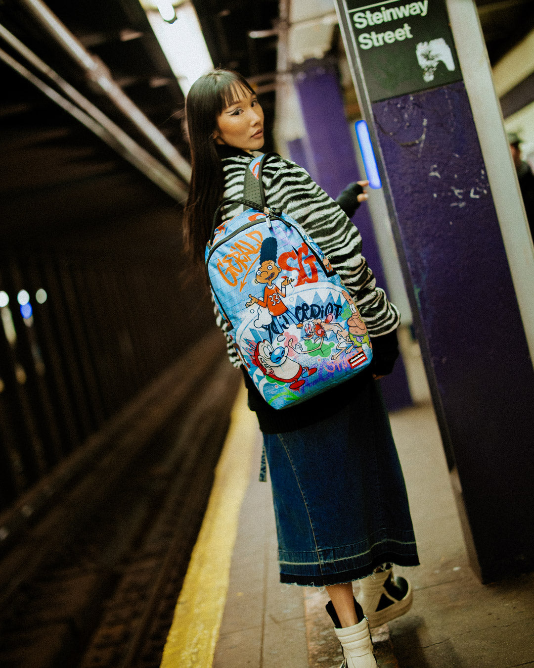Nick 90S Crew Standing Out Dlxsr Backpack - Image 2