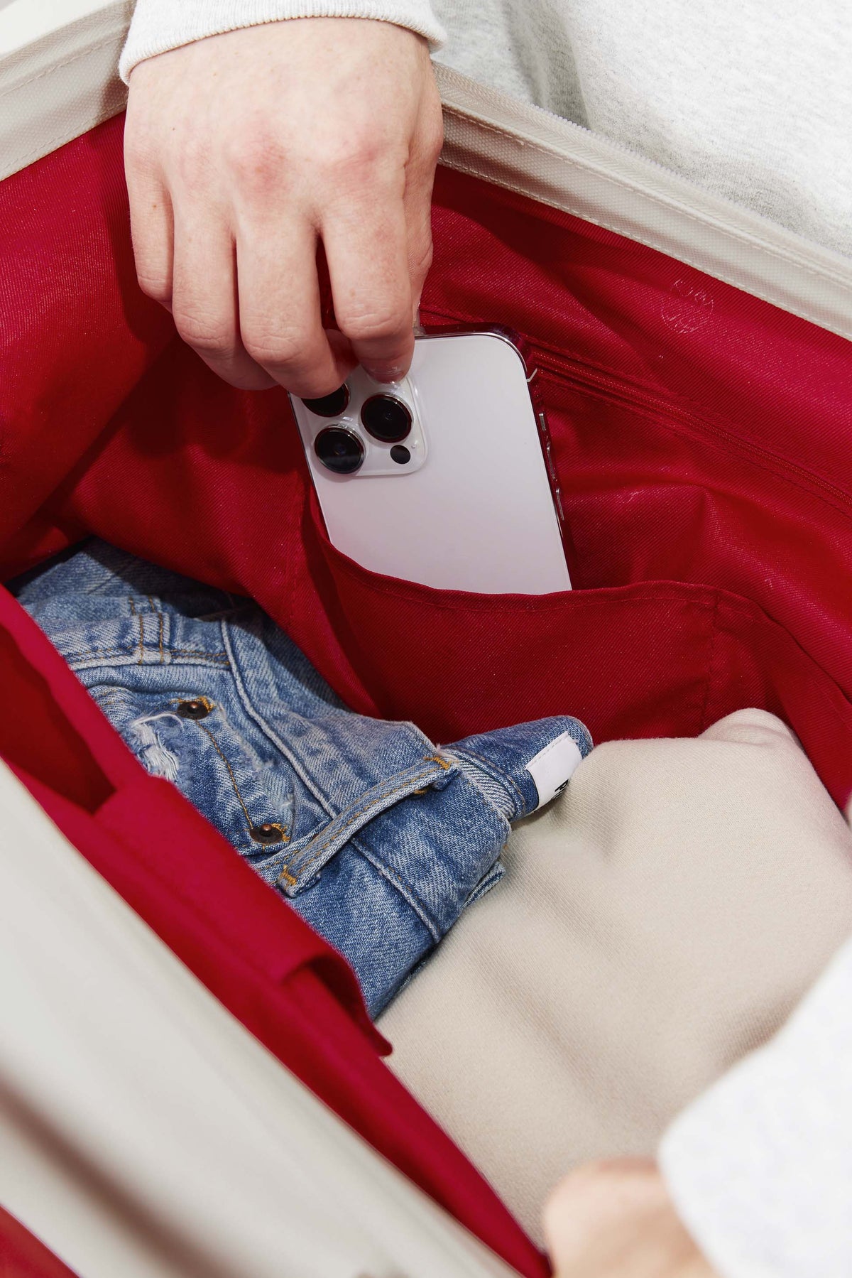 Resale The Weekender in Ghost White - Image 13
