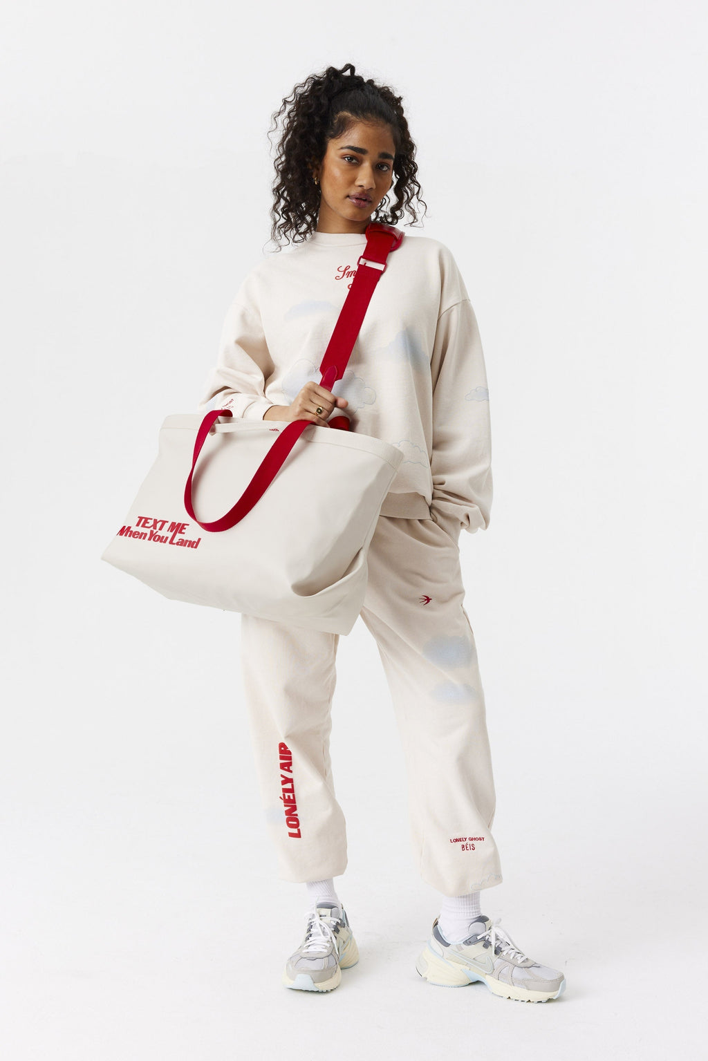 Resale The Travel Tote in Ghost White - Image 13