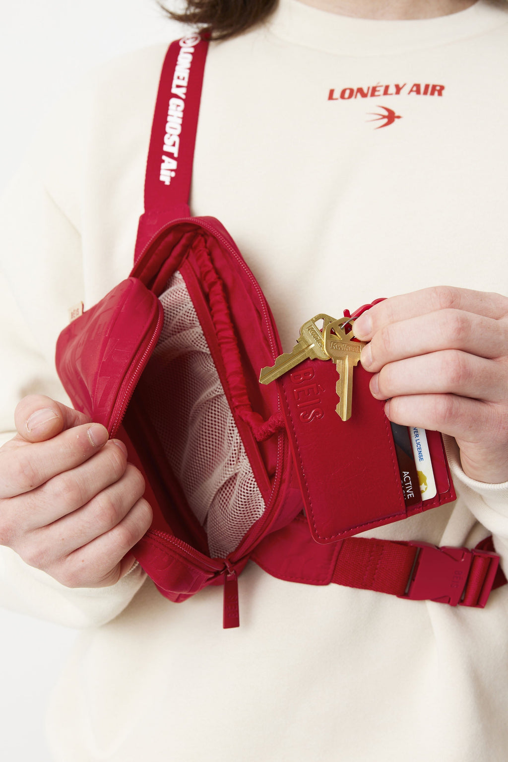 Resale The Belt Bag in Text Me Red - Image 4