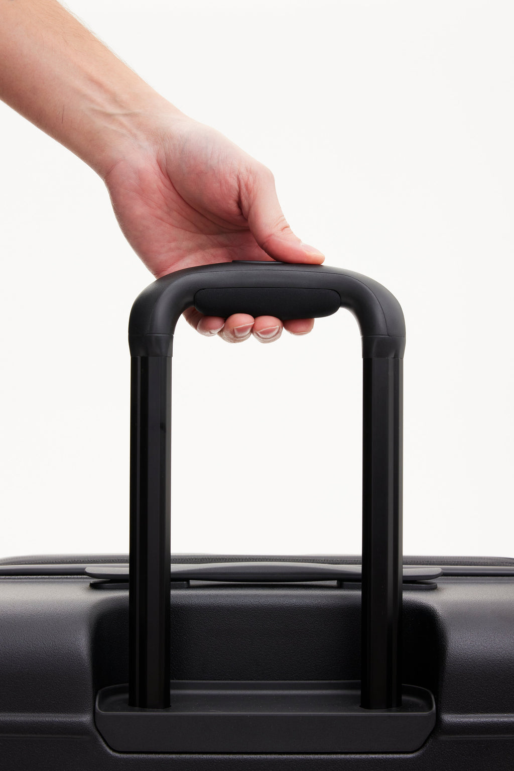 Resale The Large Check-In Roller in All Black - Image 7