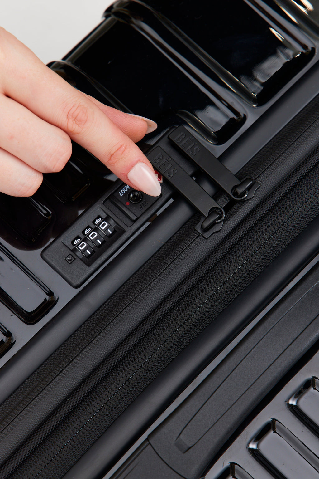 Resale The Carry-On Roller in Glossy Black - Image 10