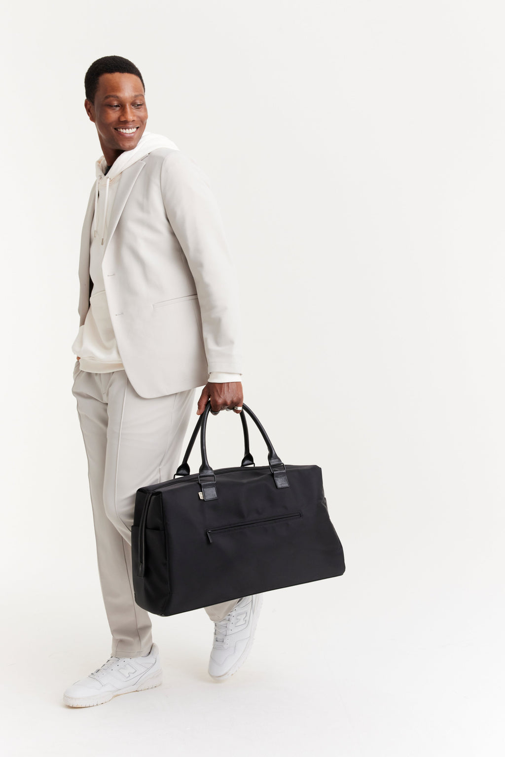 Resale The Commuter Duffle in Black - Image 16