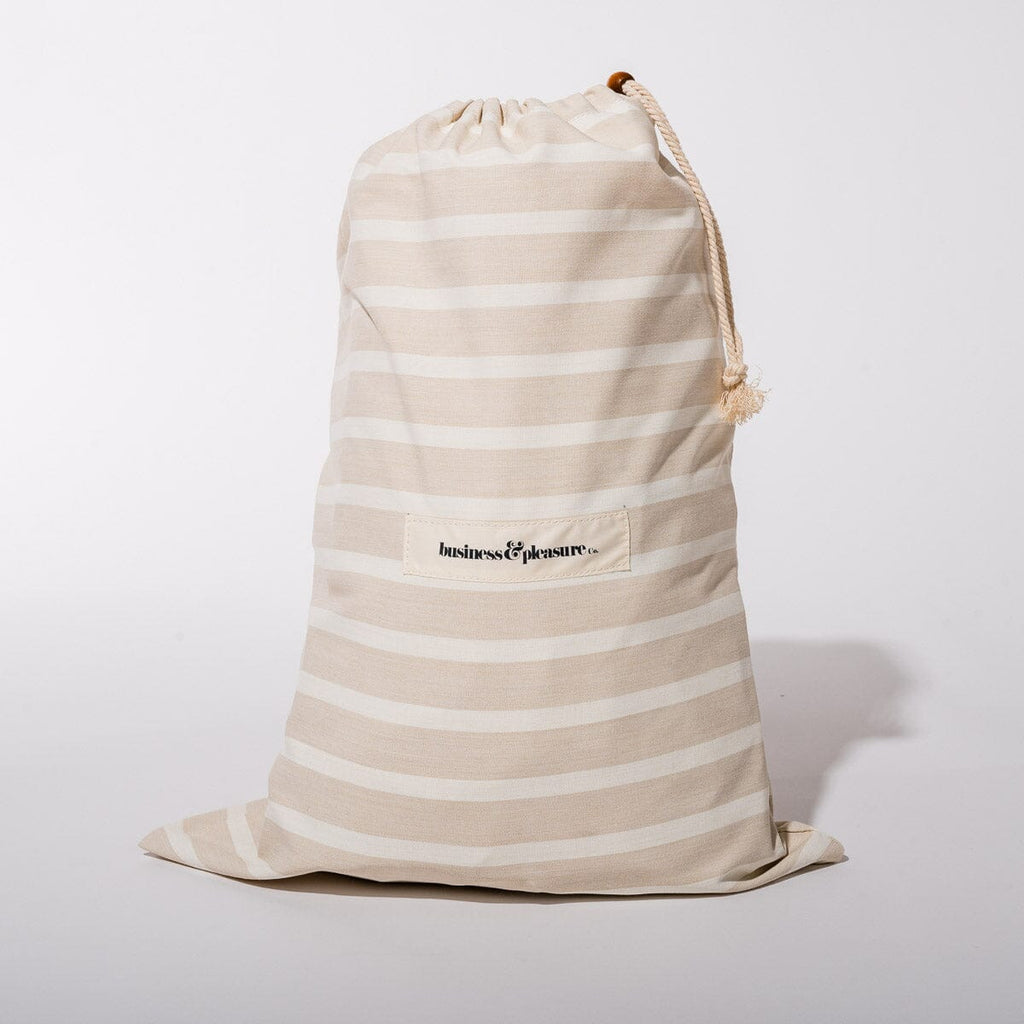 The Pool Lounger - Image 6