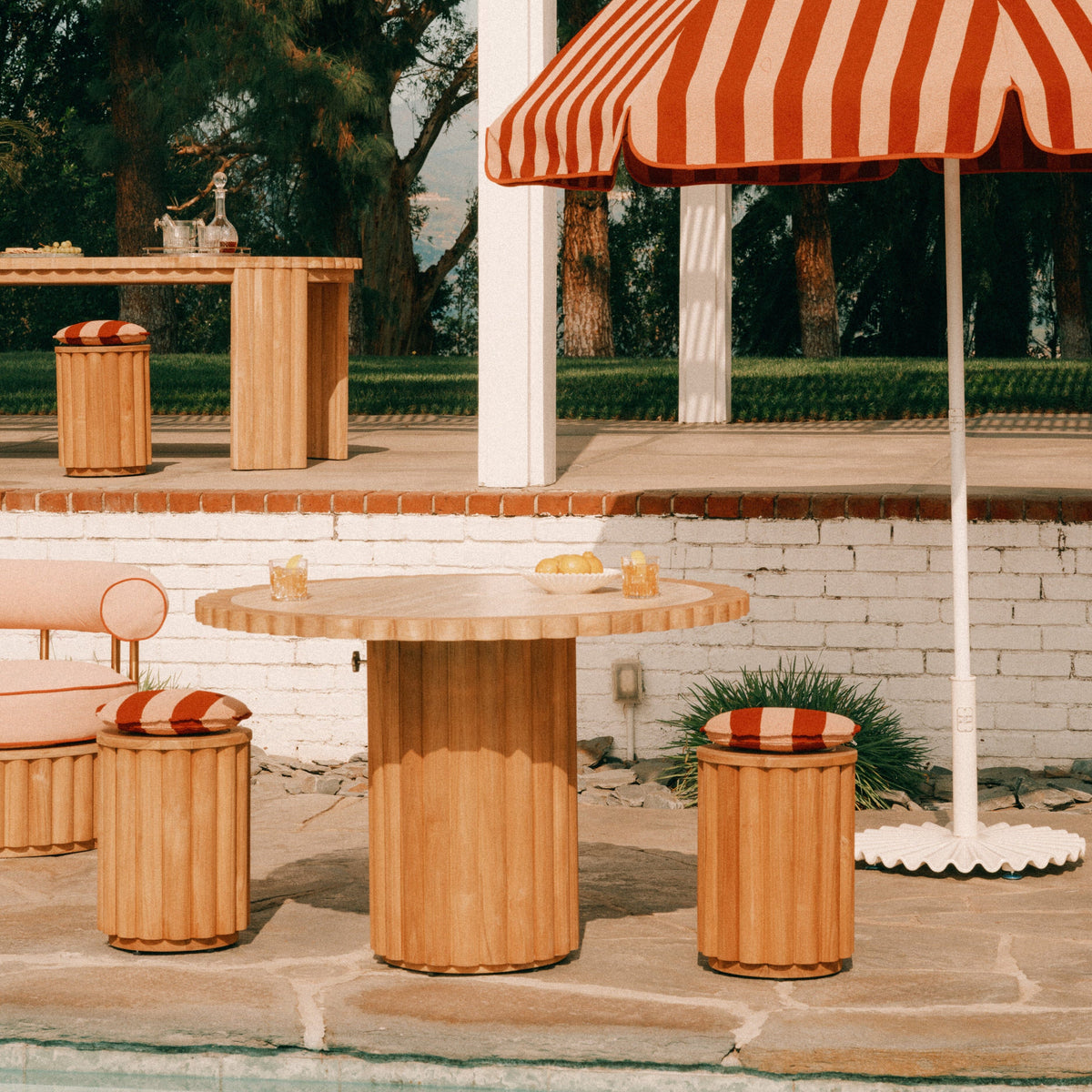 The Daisy Dining Table - Image 10