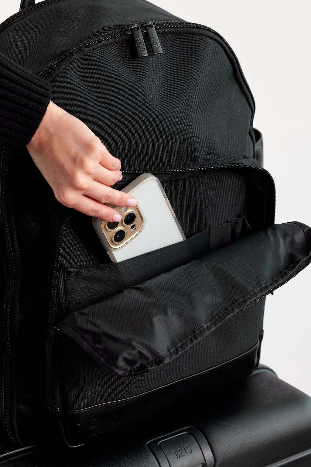 Resale The Travel Backpack in Black - Image 4