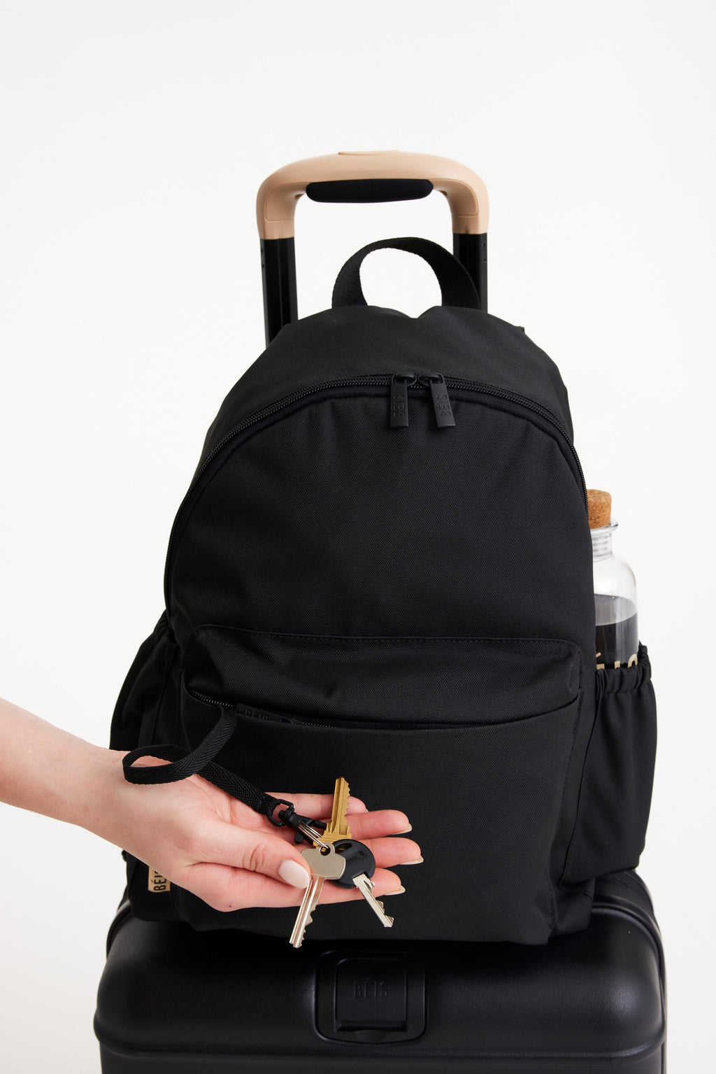 Resale The BÉISics Backpack in Black - Image 7