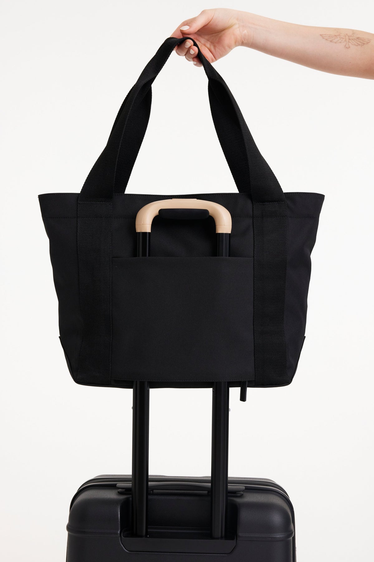 Resale The BÉISics Tote in Black - Image 4