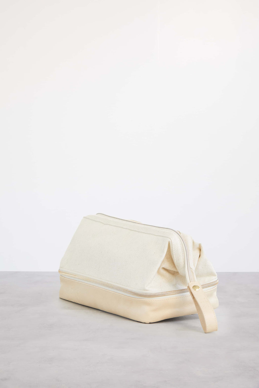 Resale The Dopp Kit in Beige - Image 2