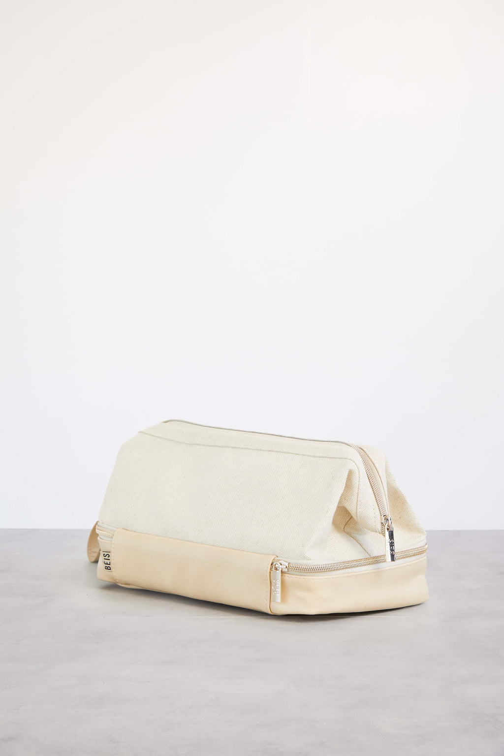 Resale The Dopp Kit in Beige - Image 6