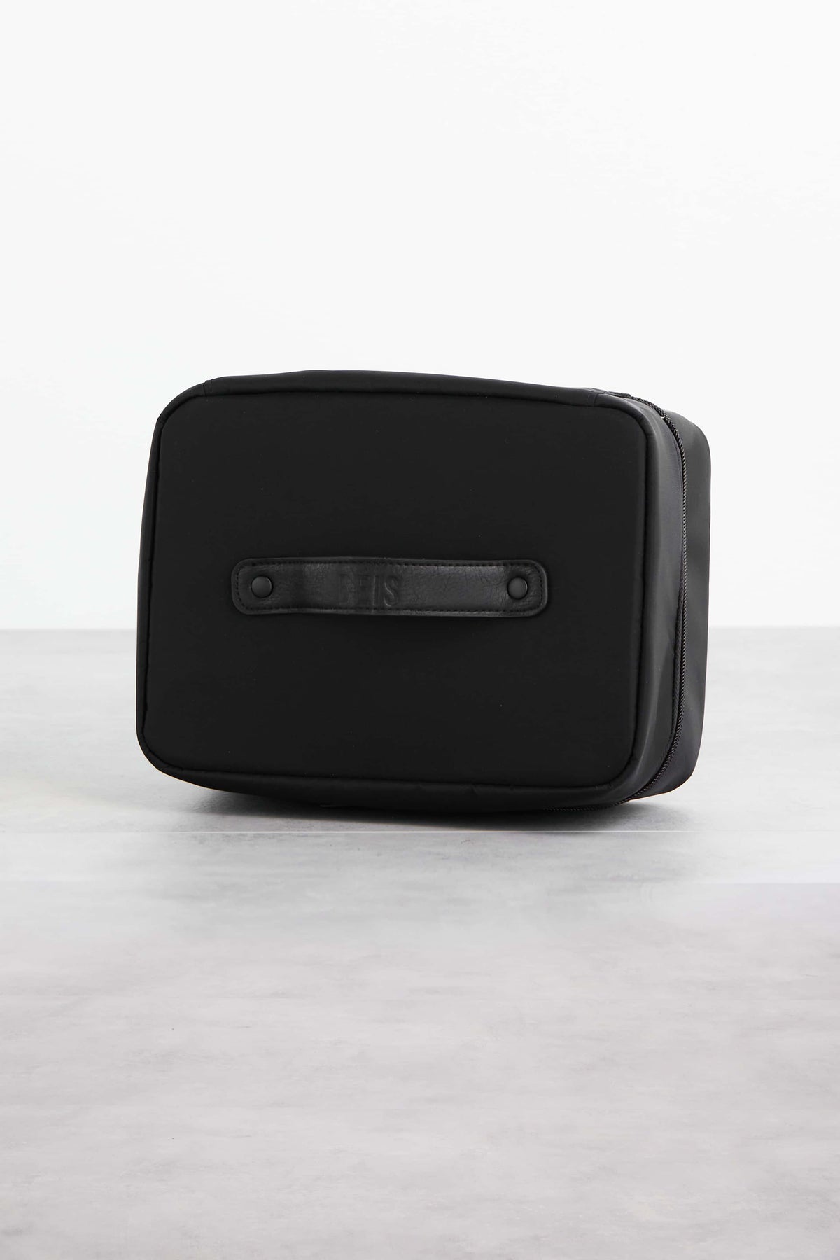 Resale The Hanging Cosmetic Case in Black - Image 4