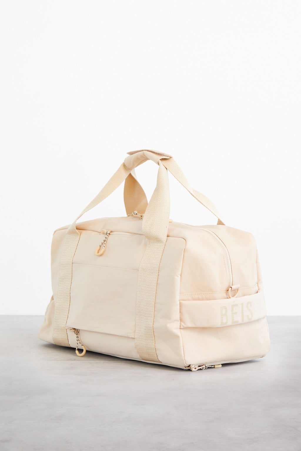Resale The Sport Duffle in Beige - Image 6